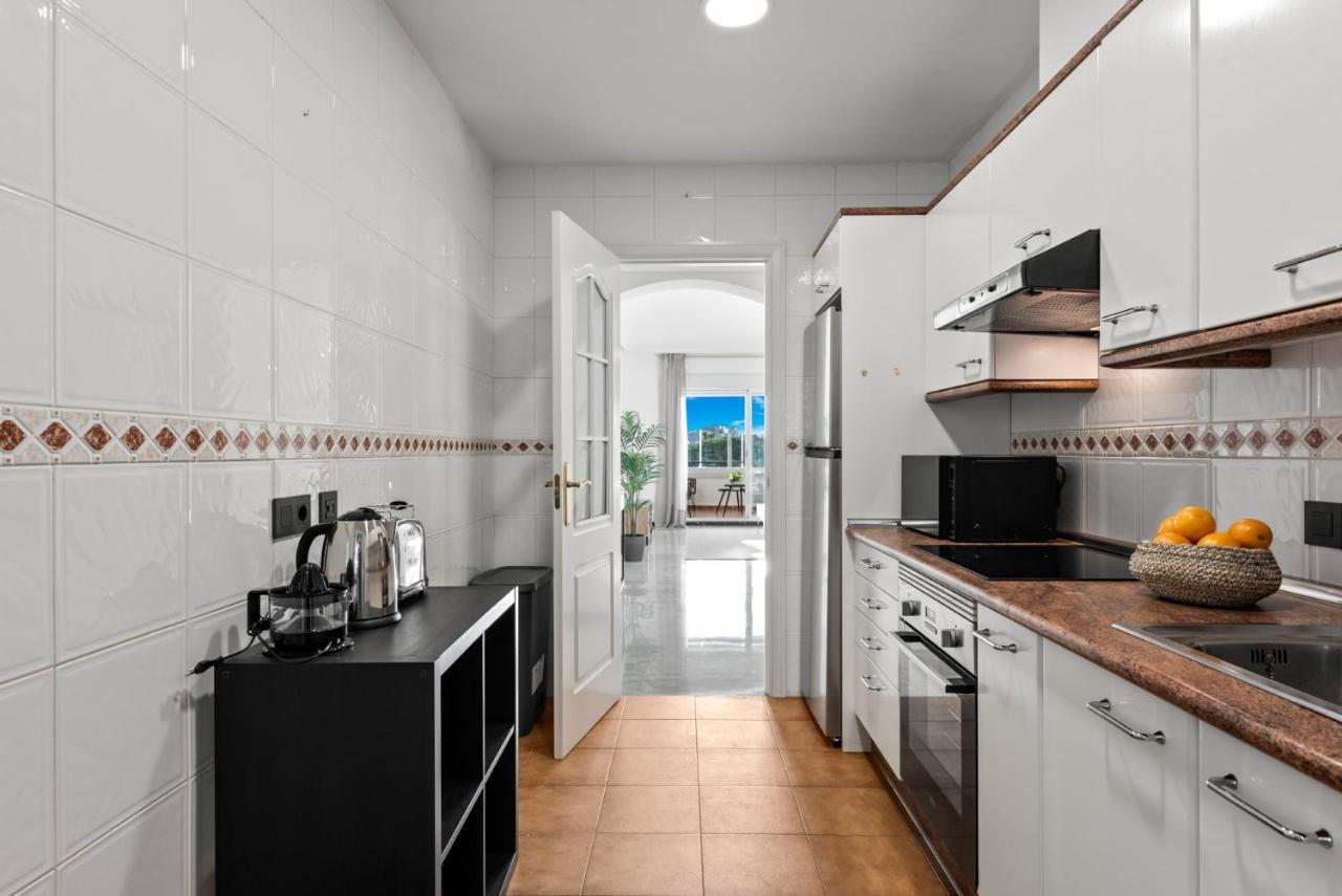 Modern Apartment - 2 Bedrooms, Beachside - Puerto Banus Μαρμπέλλα Εξωτερικό φωτογραφία